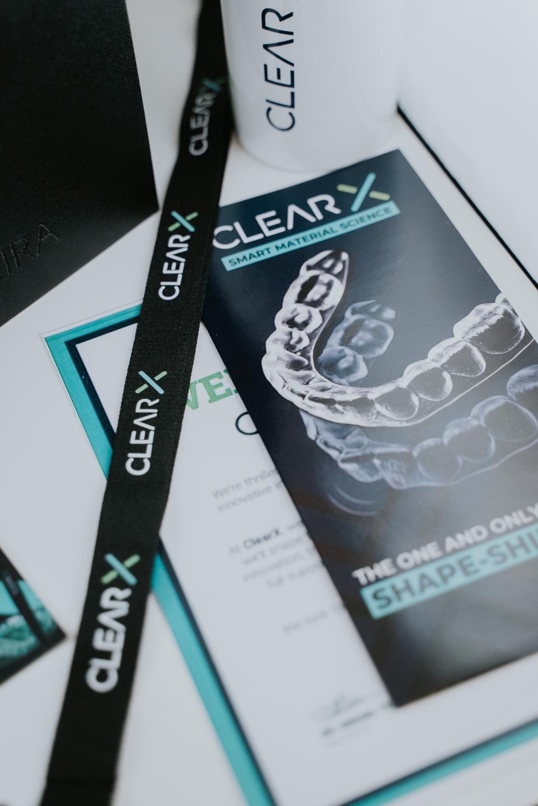 Welcome kit de ClearX con folleto Smart Material Science